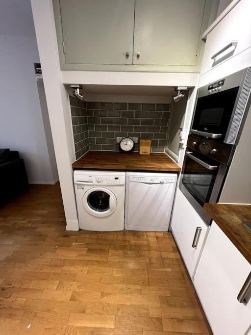 Lovely 1 Bedroom Apartment In West Kensington Londres Extérieur photo